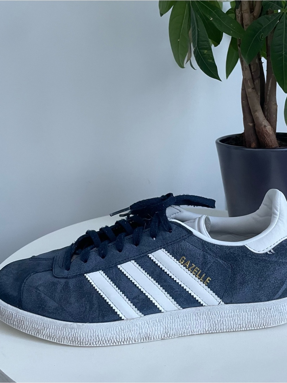 Men Size 9 adidas Gazelle Navy Blue White Shoes